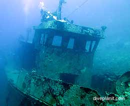Bonzer wreck diving hideaway port vila vanuatu feature