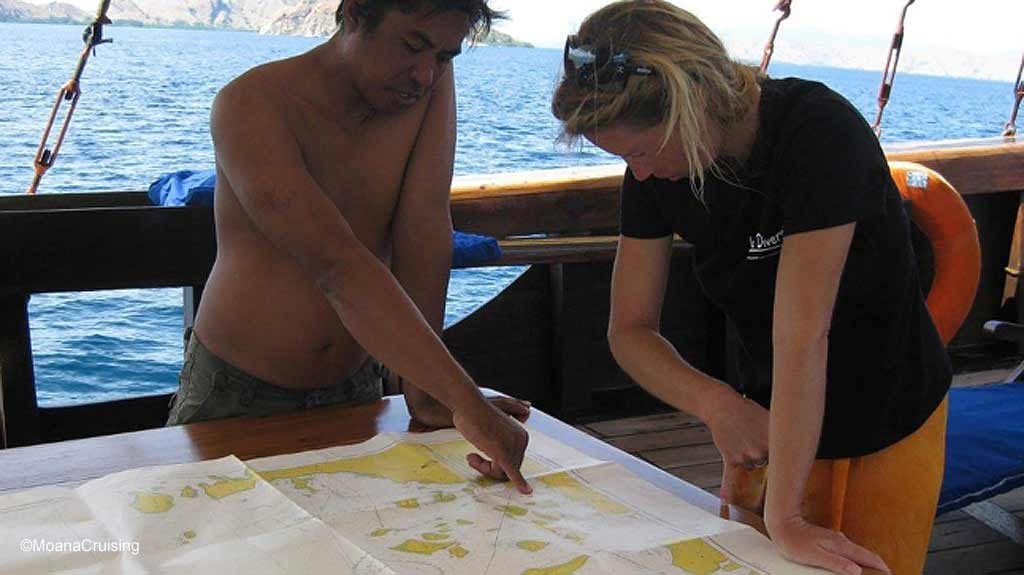 Moana cruising liveaboard | dive planning aboard moana diving komodo