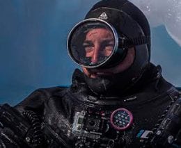 Ice diver by scott portelli diveplanit photographer profile banner