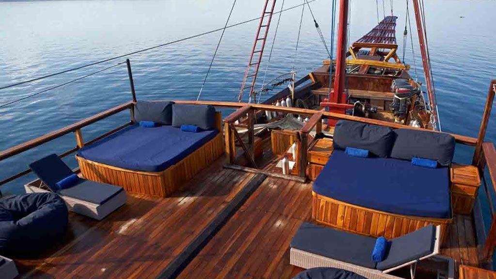 Damai Liveaboard, (Damai I), Raja Ampat, Komodo, Ambon - Sun Loungers