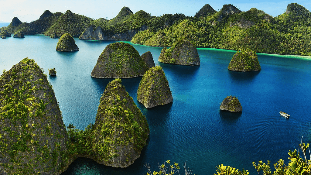 10 tambora liveaboard indonesia raja ampat arial