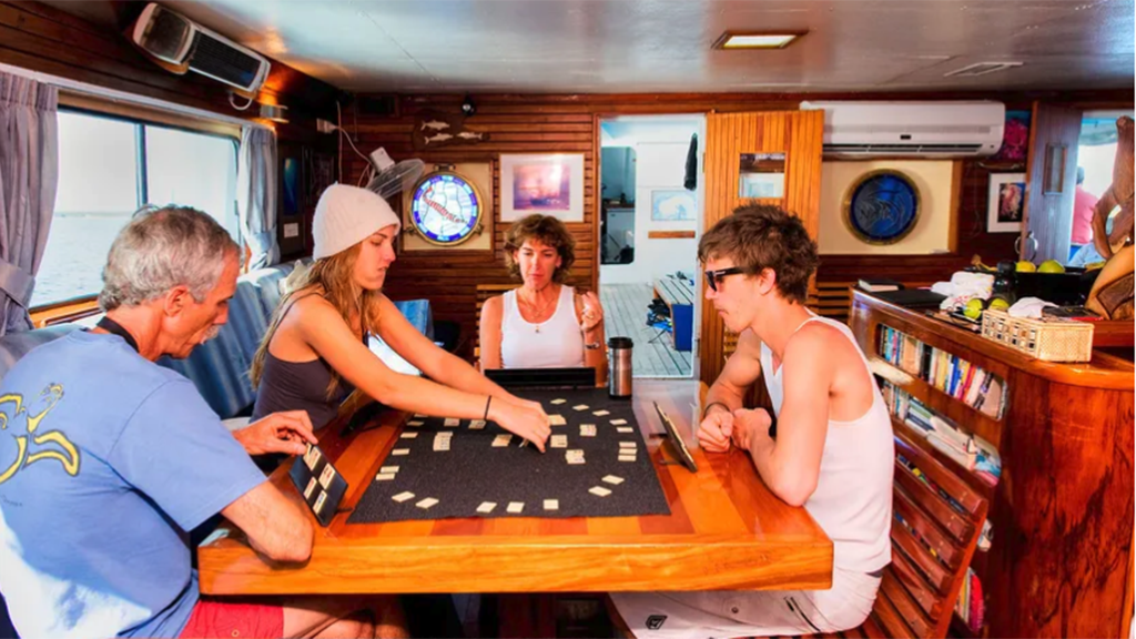 14 nai a liveaboard lautoka fiji dining