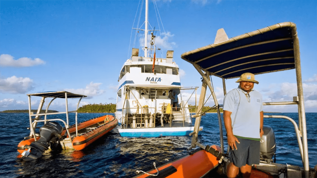 14 nai a liveaboard lautoka fiji tenders