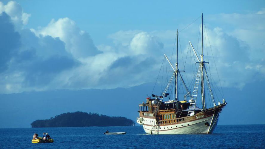 Aurora liveaboard bali komodo raja ampat indonesia with tender