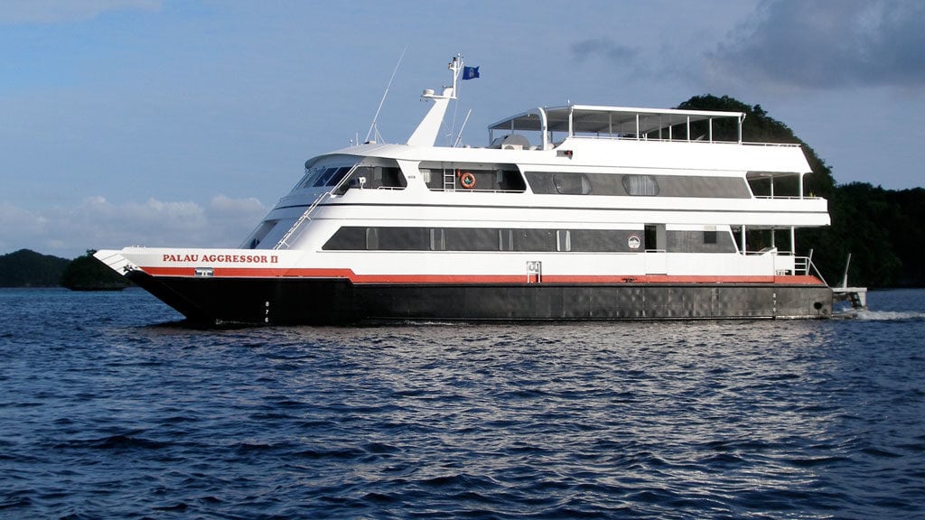 Palau Aggressor II, a luxurious Liveaboard in Palau - Cruising