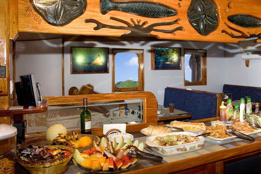 Ocean hunter liveaboard palau breakfast