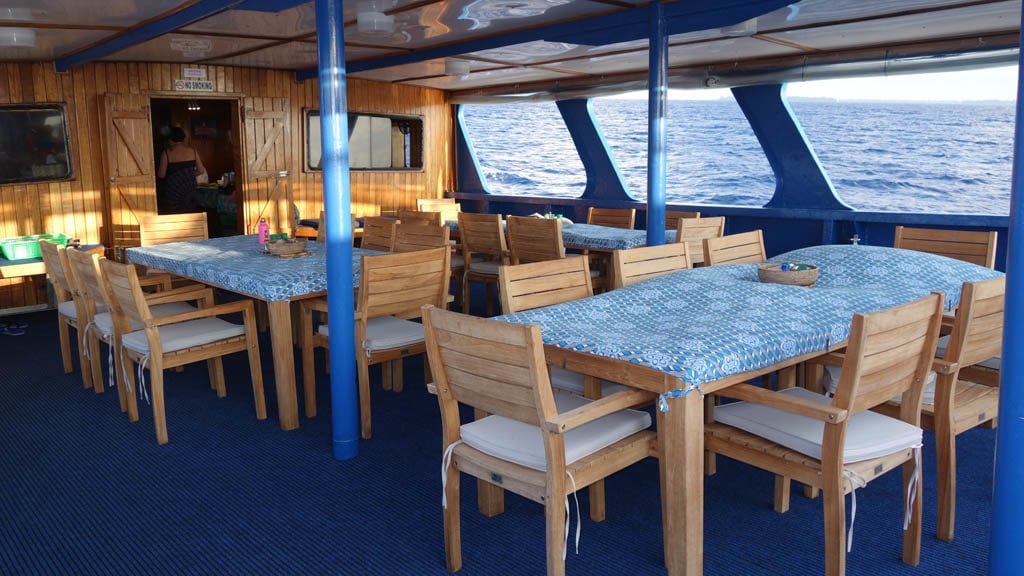 Bilikiki liveaboard florida and russell islands solomon islands dining deck