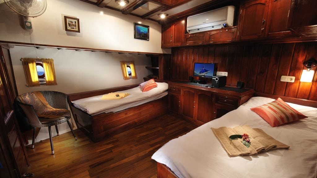 S/Y Indo Siren offers 10 night excursions in Komodo & Raja Ampat cabin