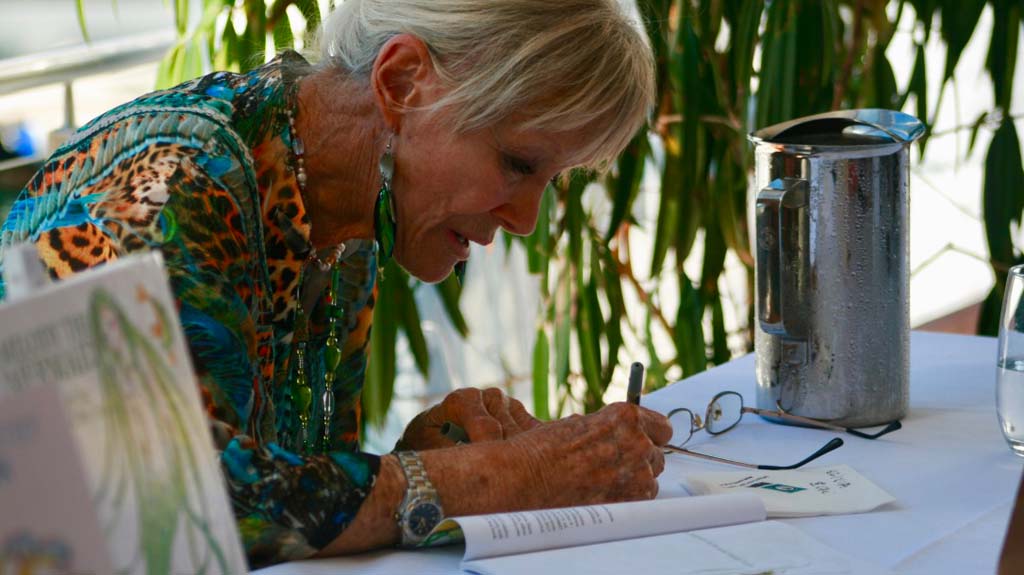 Valerie taylor melody mermaid signing books