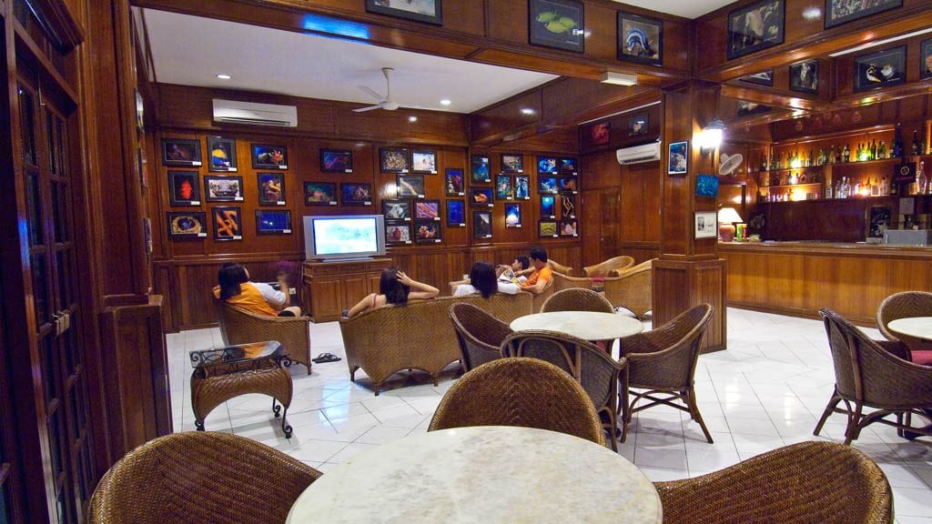 Layang layang island sabah borneo malaysia lounge bar
