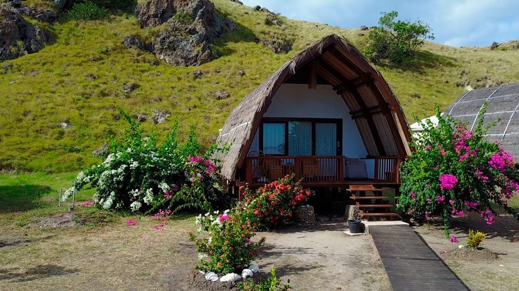 Komodo resort diving club sebayur island komodo flores indonesia bungalow