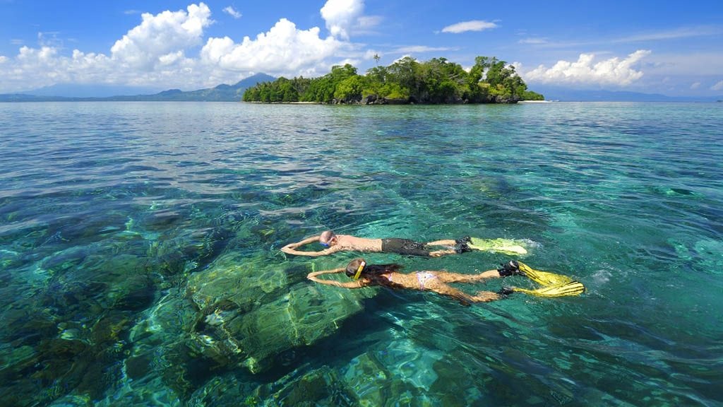 Siladen resort spa siladen island bunaken north sulawesi indonesia snorkeling