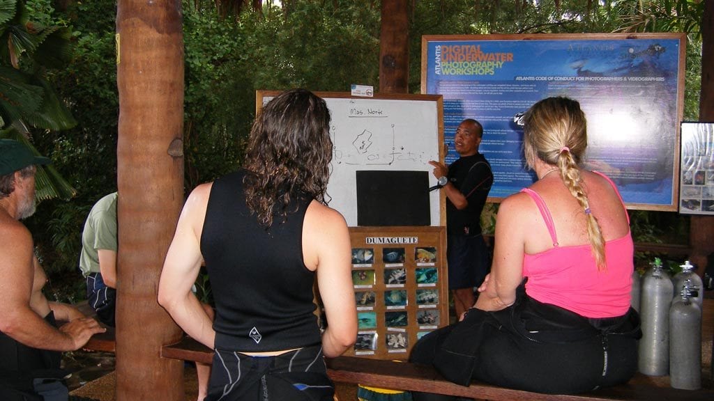 Atlantis dumaguete resort dive centre negros philippines dive briefing