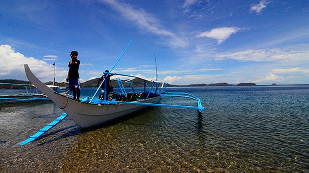 Buceo anilao beach dive resort batangas philippines boat hero