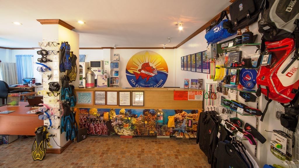 Sea explorers dauin pura vida beach dive resort dauin philippines dive shop internal