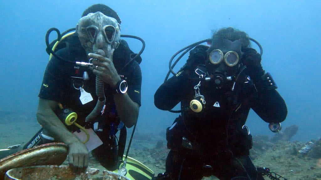Allan power dive tours santo vanuatu divers with gas masks