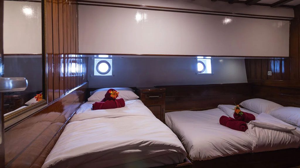 2 the phinisi liveaboard Thailand double twin cabin