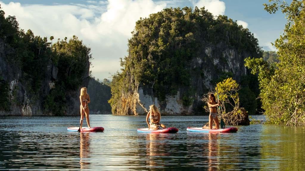 Meridian adventure dive resort raja ampat indonesia girls sup