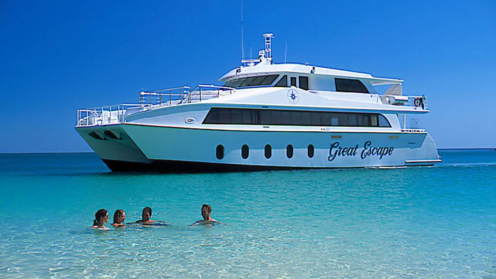 Great escape liveaboard rowley shoals australia clear water