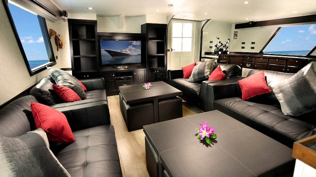 Truk Master | Truk Lagoon Liveaboard Truk & diving Bikini Atoll lounge