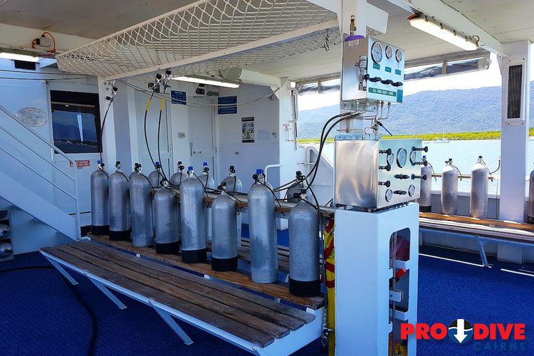 Pro dive cairns scubapro liveaboard great barrier reef dive deck