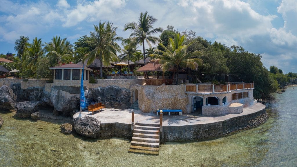 Magic island dive resort moalboal cebu philippines diver centre