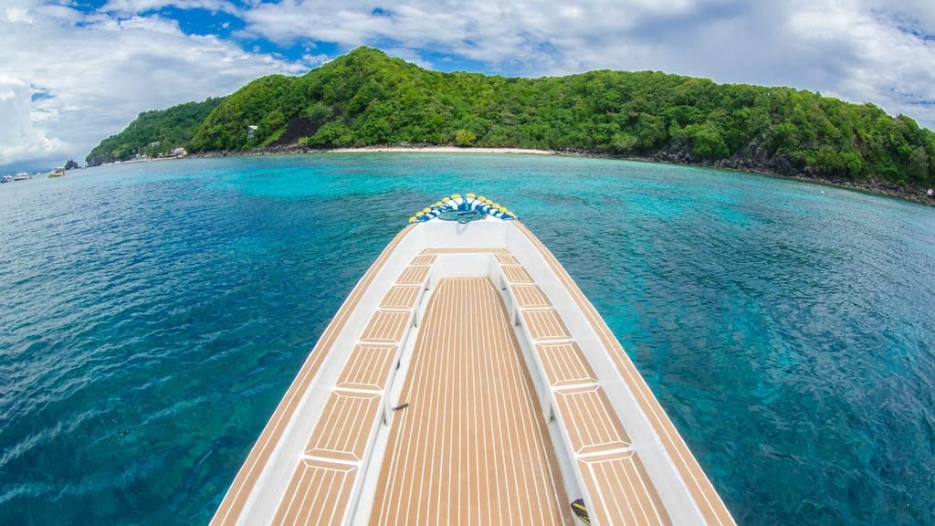 Seadoors liveaboard visayas malapascua tubbataha philippines chase boat