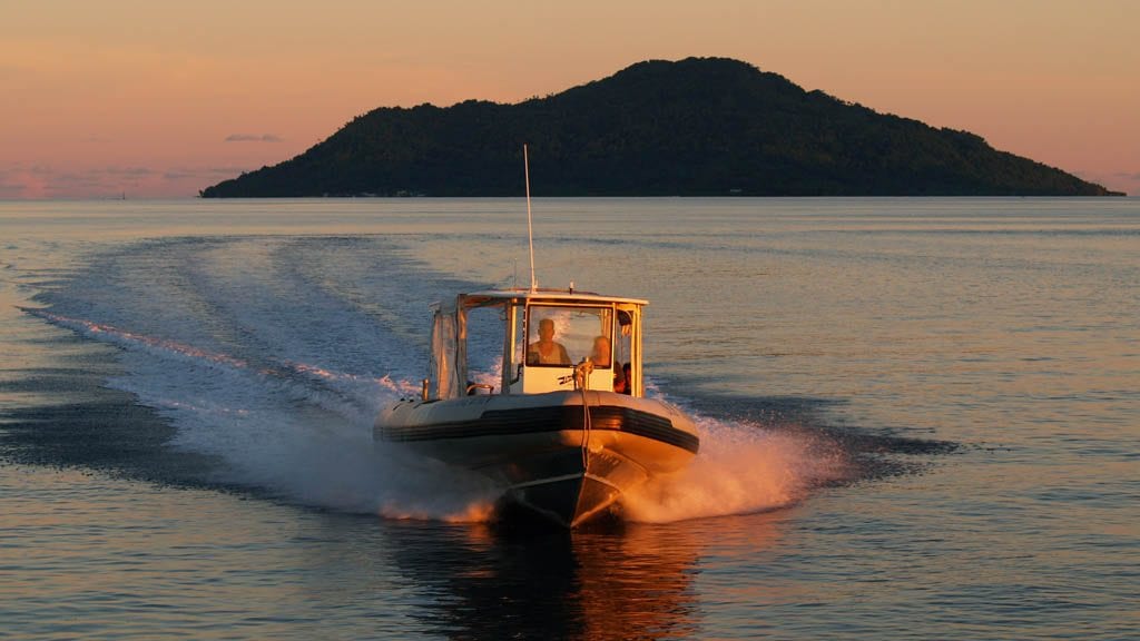 Ss thorfinn liveaboard truk sunset