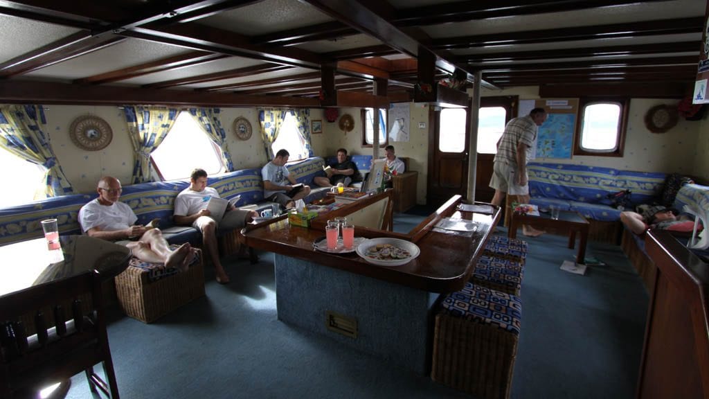 Ss thorfinn liveaboard truk lounge