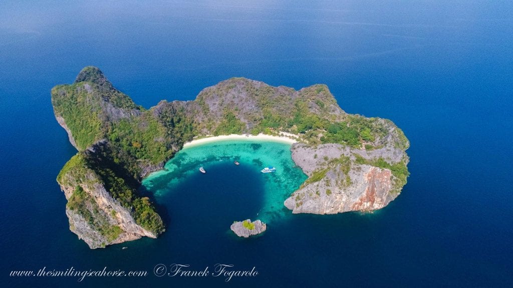 Mv smiling seahorse liveaboard thailand myanmar burma external hero