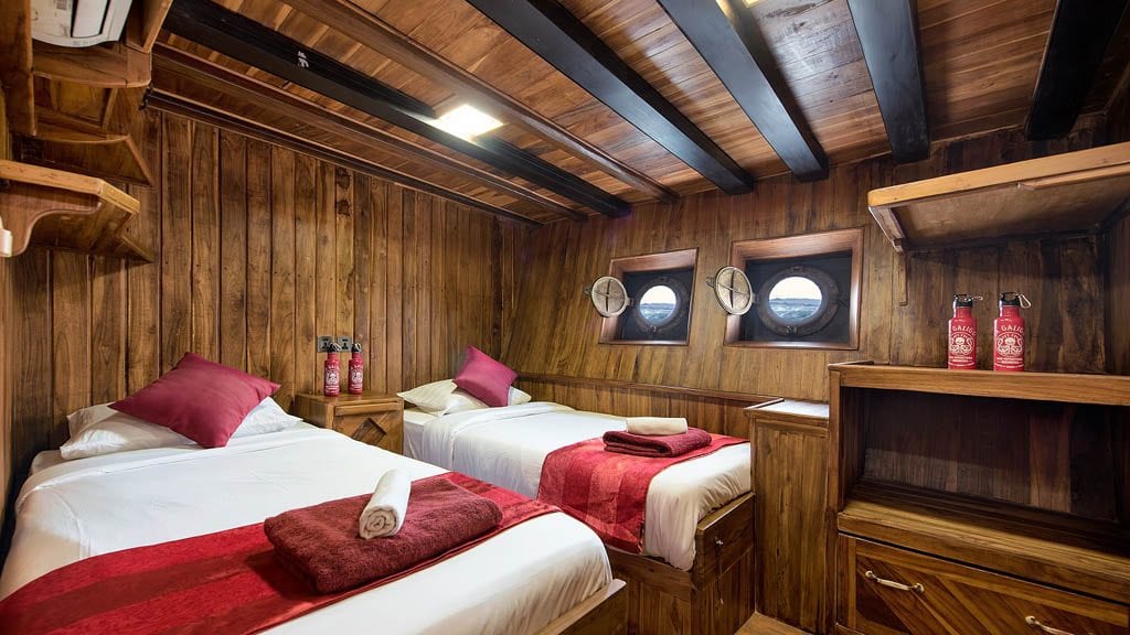 La Galigo Raja Ampat, Labuan Bajo, Ambon, Maumere - Deluxe Twin Cabin
