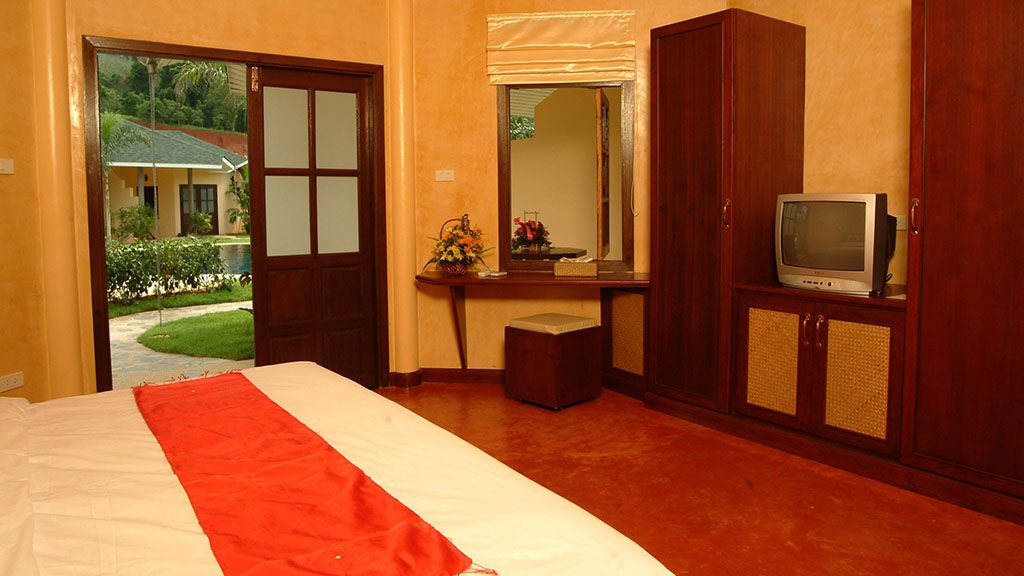 6 sea bees palm gardens resort khao lak thailand double room