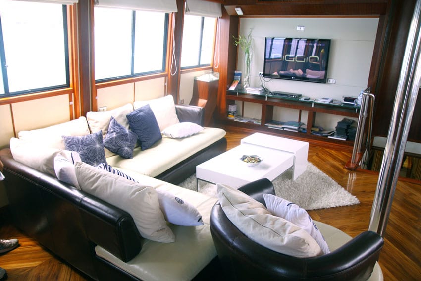 Humboldt explorer liveaboard galapagos islands lounge