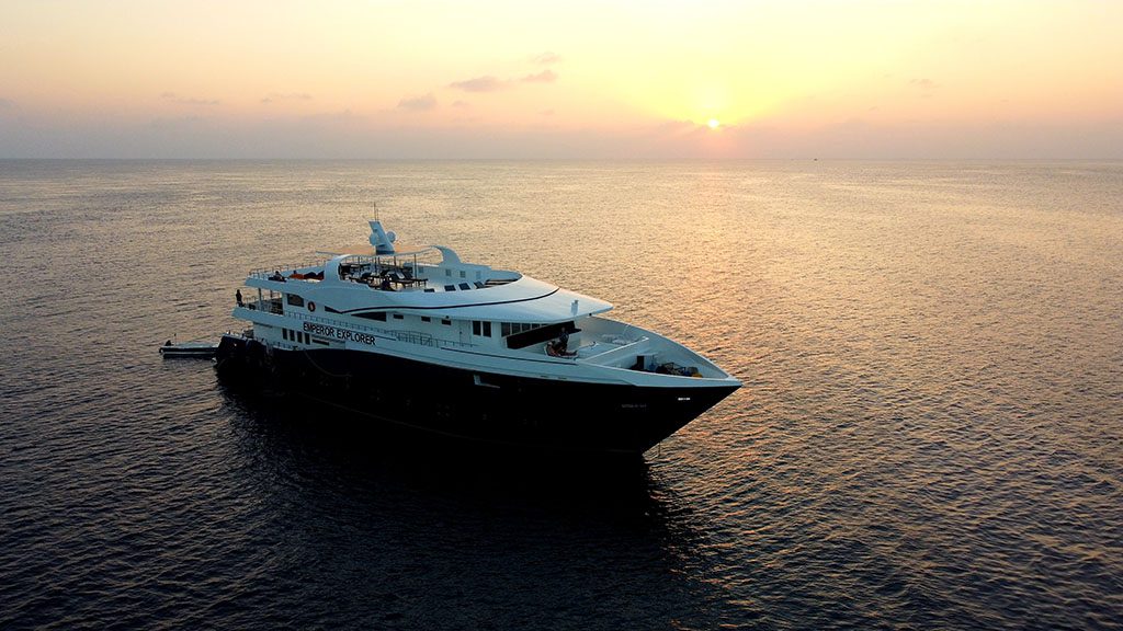 3 emperor explorer liveaboard maldives hero