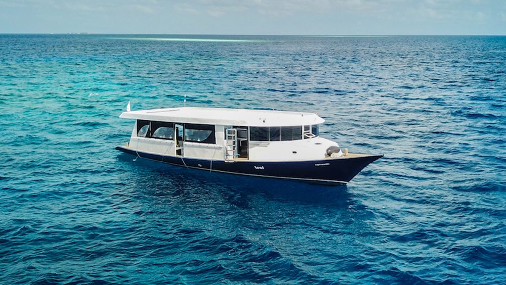 5 emperor explorer liveaboard maldives dhoni dive boat