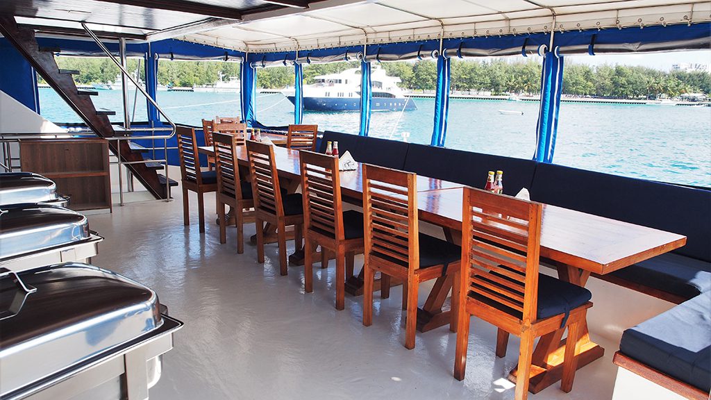 6 emperor voyager liveaboard central atolls maldives dining