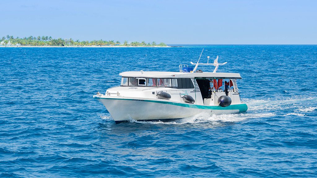 9 emperor voyager liveaboard central atolls maldives dhoni