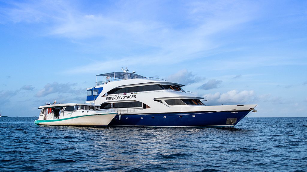 9 emperor voyager liveaboard central atolls maldives exterior