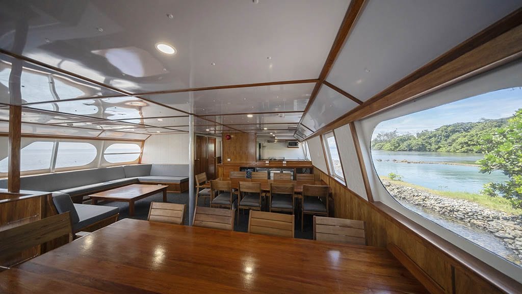 Mv oceania liveaboard