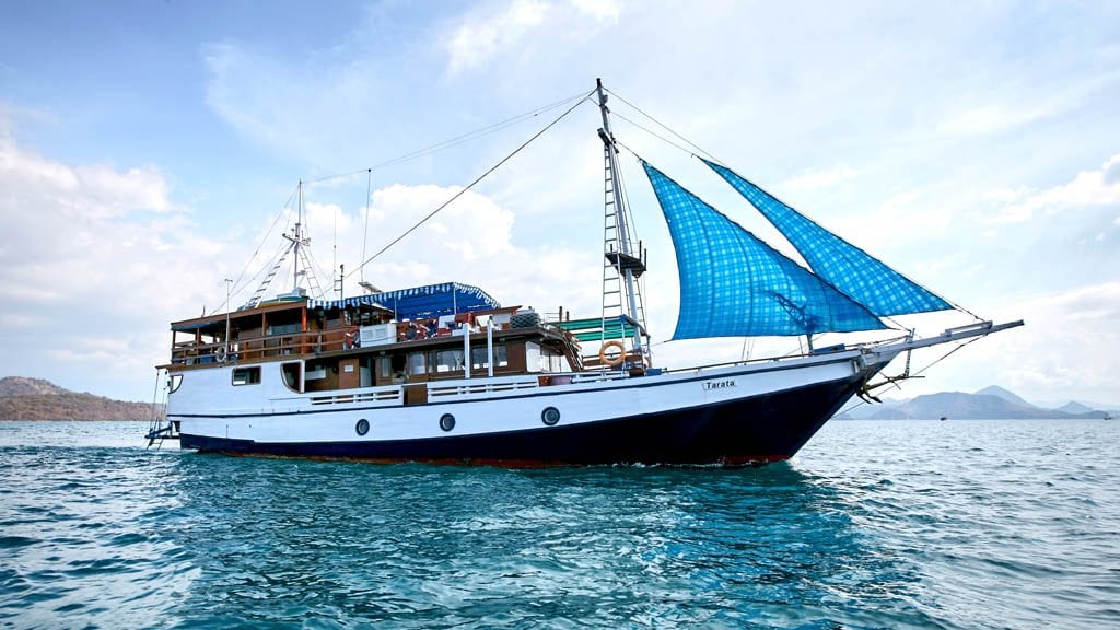 Tarata liveaboard, komodo national park, from labuan bajo