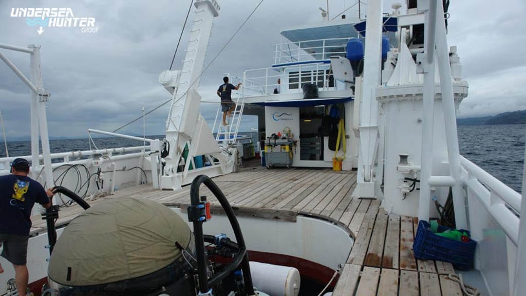 7 Argo Liveaboard, Cocos Island, Costa Rica dive deck