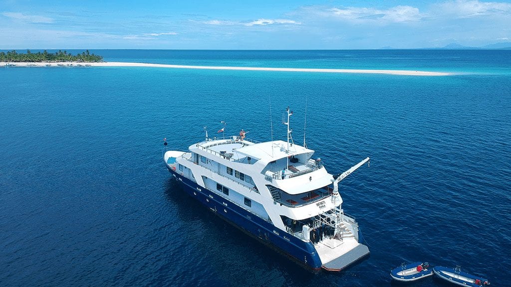 Infiniti liveaboard Philippines | Diving Malapascua, Visayas, Tubbataha aerial view stern