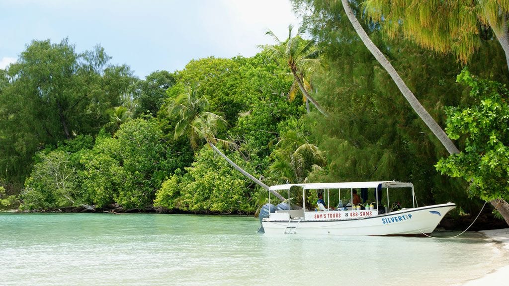 Sam’s Tours Palau | Sams Tours Dive Center Palau boat rockland