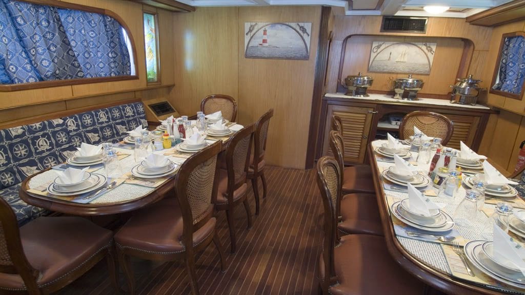 3 M/Y Dreams Liveaboard | Red Sea northern itineraries dining room