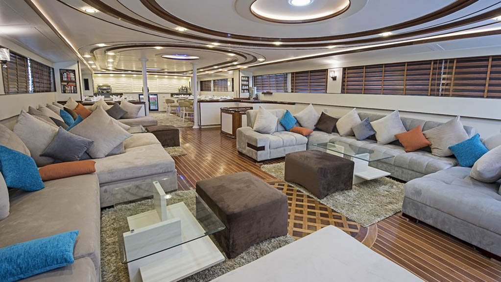 4 M/Y Grand Sea Serpent Liveaboard | Red Sea dive cruises salon