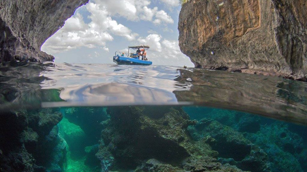 Wet n Dry Adventures Christmas Island in Australia’s Indian Ocean dive boat