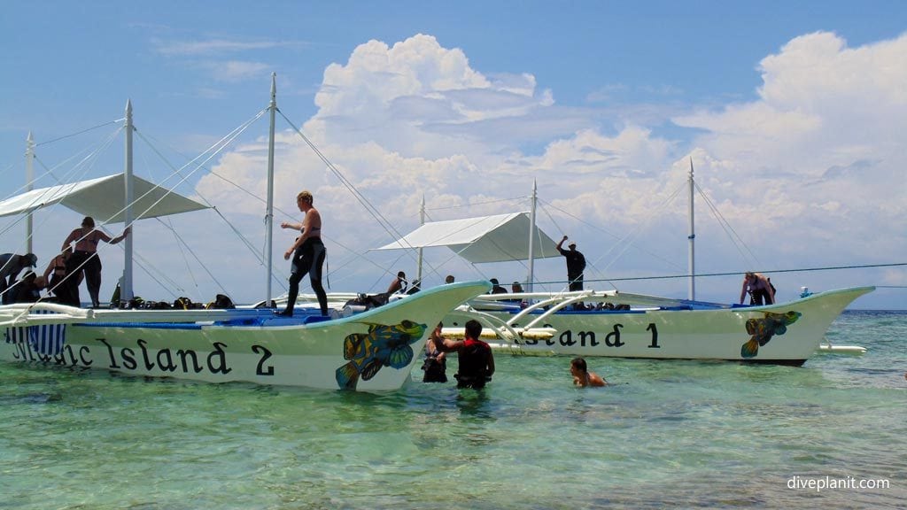 Magic Island Dive Resort Moalboal & Pescadore Island Cebu Philippines - Readying the Boats