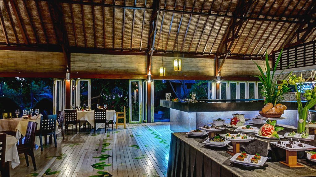 Wakatobi Dive Resort Pulau Tolandono Central Sulawesi - Restaurant