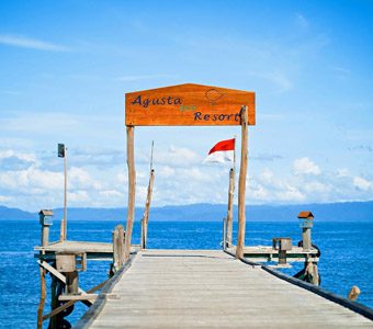 The luxury Agusta Eco Resort lies at the heart of Raja Ampat close to famous dive sites Mioskon, Melissa’s Garden, Mike’s Point, Cape Kri, Arborek Island