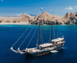 The Komodo Liveaboard Diving Cruise aboard Adelaar is regarded as the finest way to travel to Komodo with its exquisitely furnished 4 double staterooms